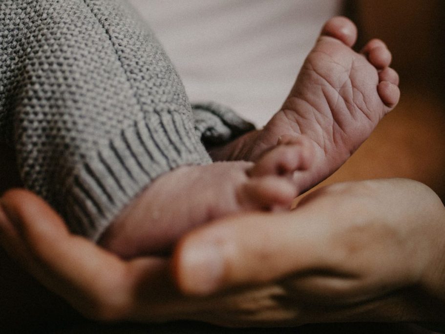 Bildnachweis: Maike Kämmerling Nahaufnahme von Baby Füßen